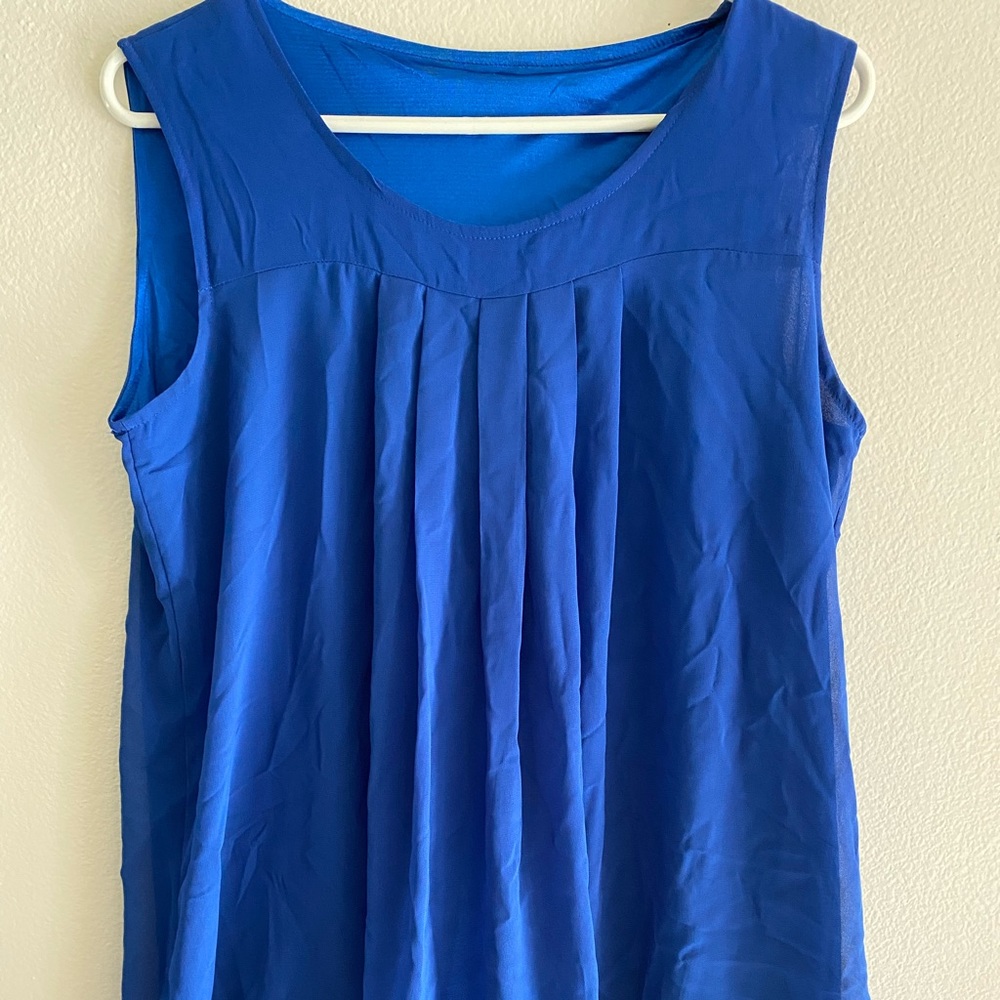 Sleeveless blouse